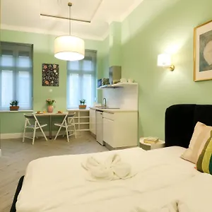 Ozone Silver&gold Apartment Budapest